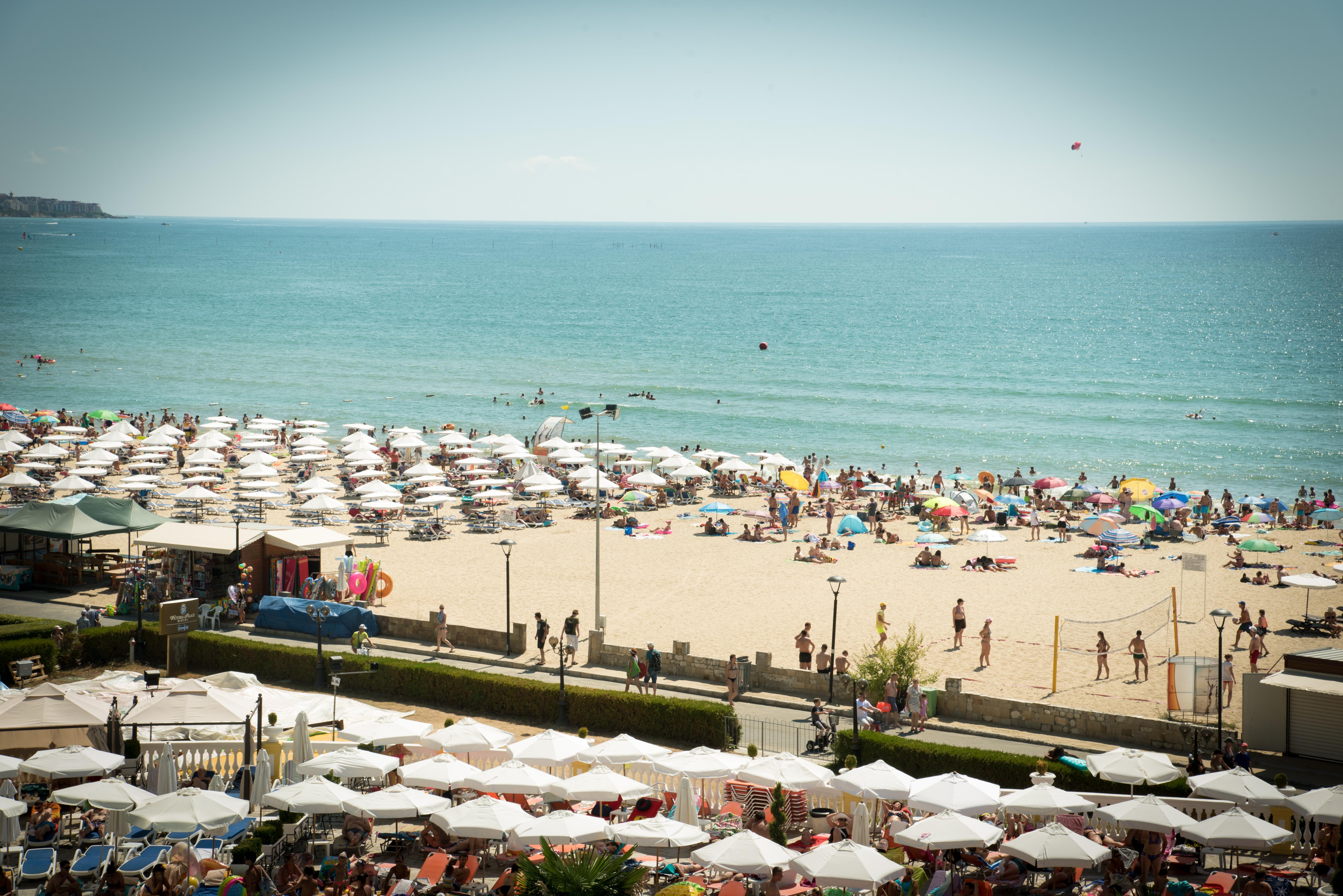 Imperial Palace Hotel Sunny Beach Exterior foto The beach at Torre del Greco