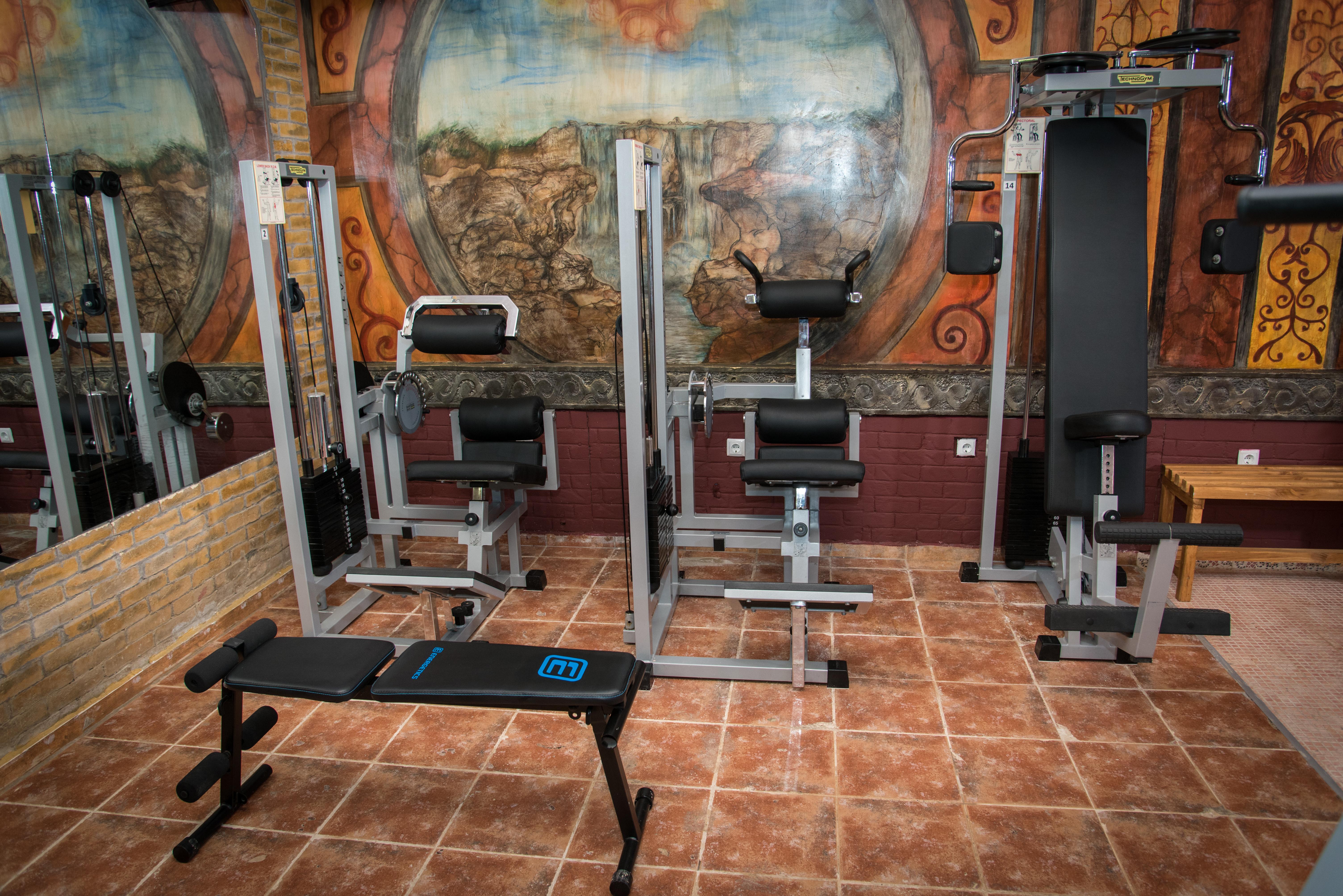 Imperial Palace Hotel Sunny Beach Exterior foto A typical home gym